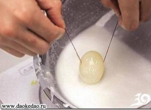 Как китайцы подделывают куриные яйца (9 фото)