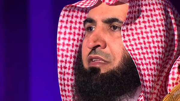 Саудовский богослов шейх Ахмад аль-Гамиди признал черную женскую одежду чуждой арабам и исламу 