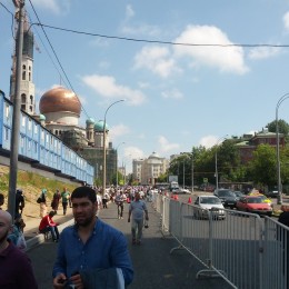 Мэру Москвы: Не поручайте охранять мечеть дебилам!