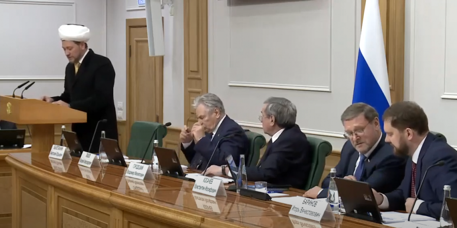 Дамир Мухетдинов на заседании в Совфеде: прекратите кошмарить наши храмы