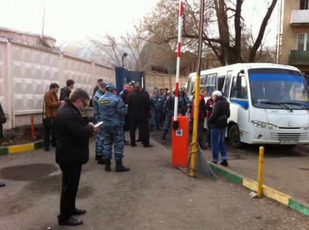 В московскую мечеть «Даруль-Аркам» нагрянули с проверкой сотрудники УФМС и ОМОН