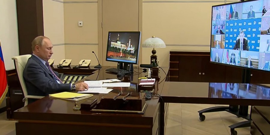 Путин выступил против введения QR-кодов на транспорте под Новый год
