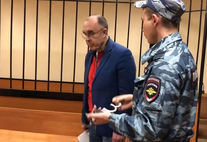 Задержан поддержавший запрет платков в школах экс-министр из Мордовии 