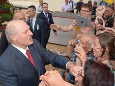 Батька опять идет на Запад