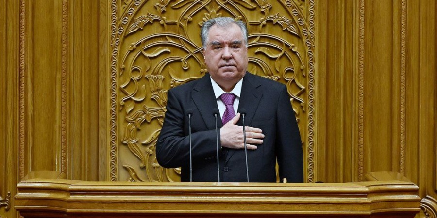 Президент Таджикистана не поздравил соотечественников с Новым годом, почему?