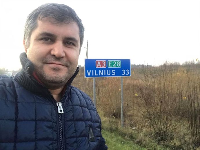 Власти Беларуси освободили таджикского журналиста Фархода Одинаева