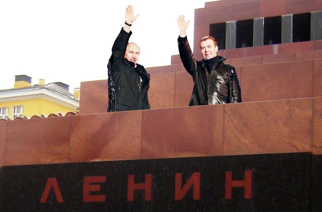 Путин сравнил коммунизм с христианством