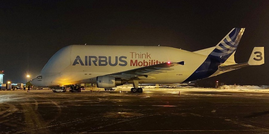 В новосибирский аэропорт Толмачёво прибыл редкий самолёт Airbus Beluga