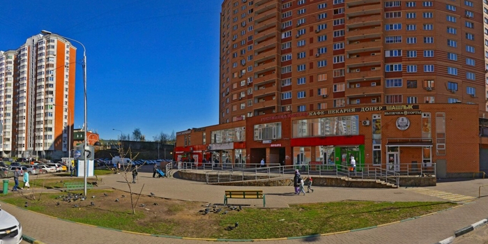 Полиция задержала десятки человек в мечети в подмосковных Котельниках. Их доставили в отделение в автозаках для проверки документов