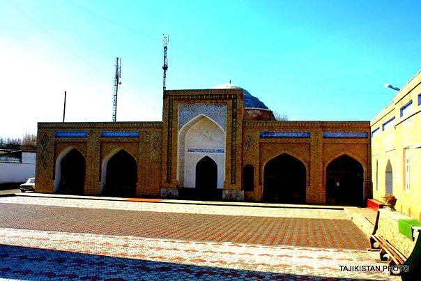 На севере Таджикистана закрыли десятки мечетей