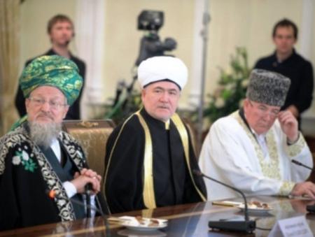 Хвала Аллаху за муфтиев России...