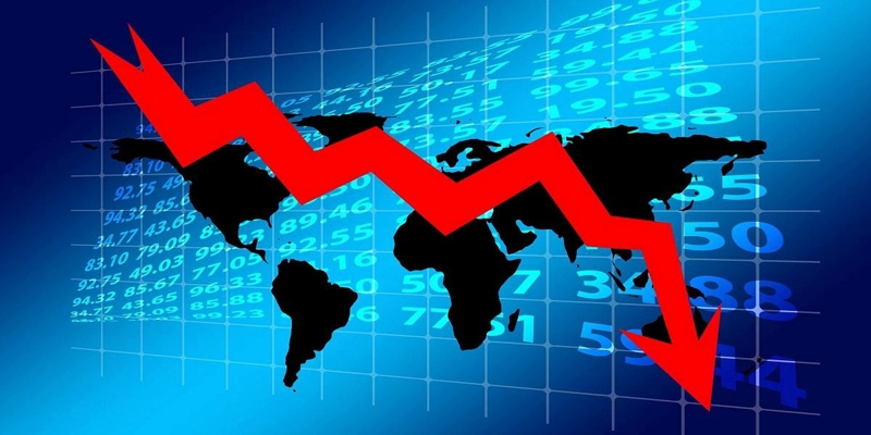 Рубль, акции и госдолг России рухнули