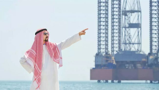 Саудовская Аравия намерена инвестировать в нефтедобычу $300 млрд