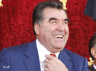 Рахмонов подавляющим большинством голосов переизбран президентом Таджикистана