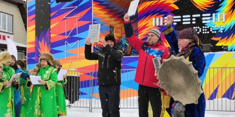 На юге Кузбасса провели шаманский обряд прося духов о снеге...