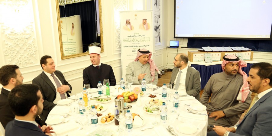 Коллективные ифтары в Албании при поддержке Саудовской Аравии... / Iftaret kolektive nё Shqipёri me mbёshtetjen E Arabisё Saudite...