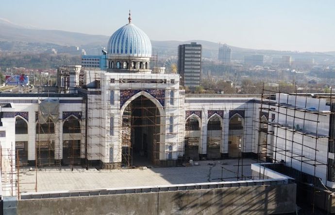 В Таджикистане завершается сооружение самой большой мечети