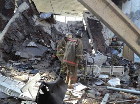 Крыша автовокзала рухнула в кузбасском Белово, есть жертвы