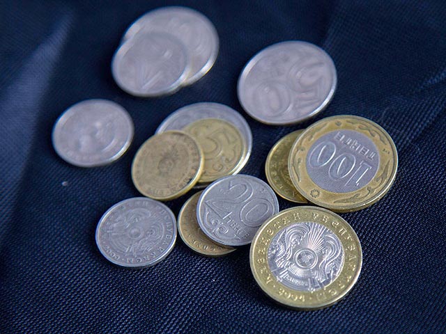 Казахстанский тенге за сутки подешевел на 9,5%
